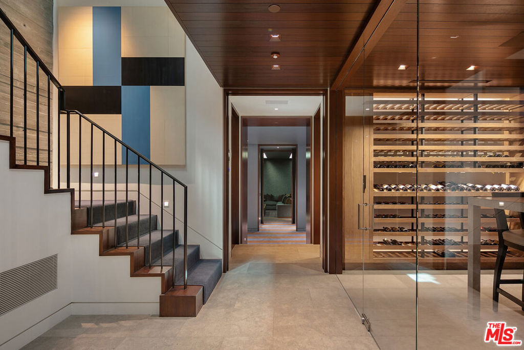 3216 The Strand