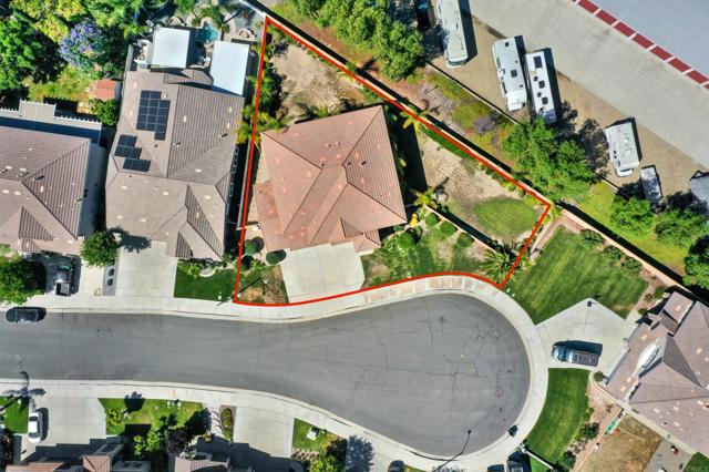 43883 Brookhaven Court, Temecula CA: https://media.crmls.org/mediaz/155be4fc-8e8c-4535-93ad-4a6e6611bae2.jpg