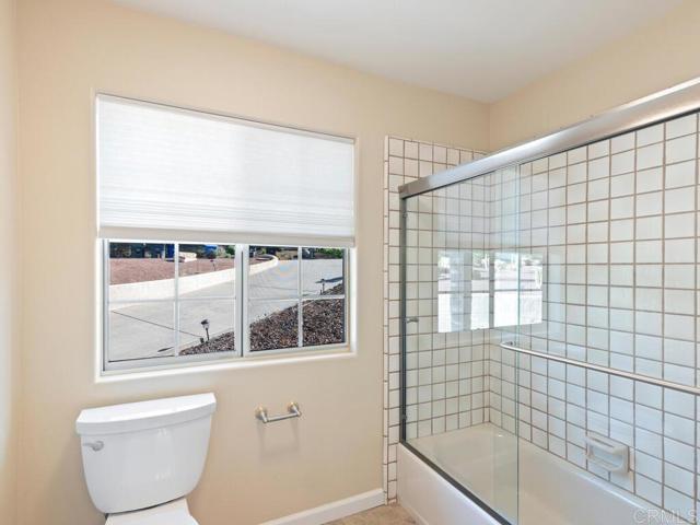 Detail Gallery Image 22 of 75 For 2230 Calle Dos Lomas, Fallbrook,  CA 92028 - 5 Beds | 3/2 Baths