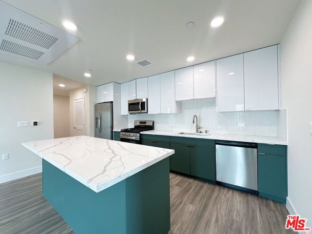 1037 Dewey Avenue, Los Angeles CA: https://media.crmls.org/mediaz/155ca0f4-00b2-4e6b-81e0-7350d17b6bd9.jpg