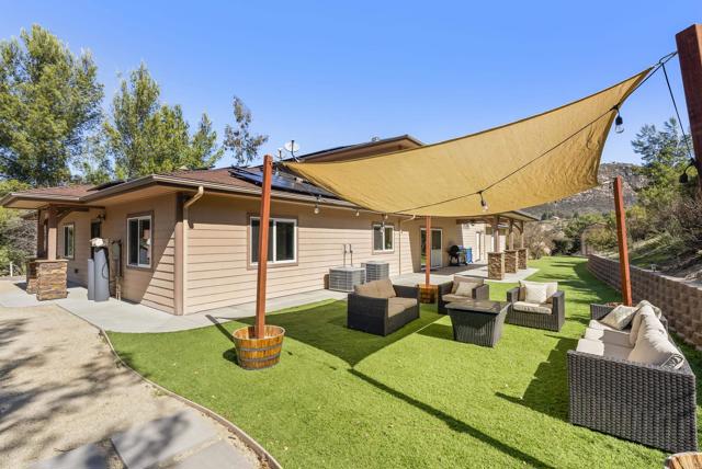 6433 Dehesa Road, El Cajon CA: https://media.crmls.org/mediaz/155d3095-74ed-4ac1-8b52-c46c7df042cc.jpg