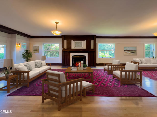 217 Oaklawn Avenue, South Pasadena CA: https://media.crmls.org/mediaz/155d9fb7-83d4-414d-9117-e674bd7c2a13.jpg