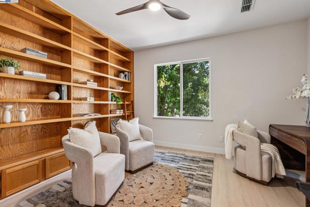 5929 Linwood Cmn, Livermore CA: https://media.crmls.org/mediaz/155e68e9-dca4-4a87-8906-41ef668e3ca1.jpg