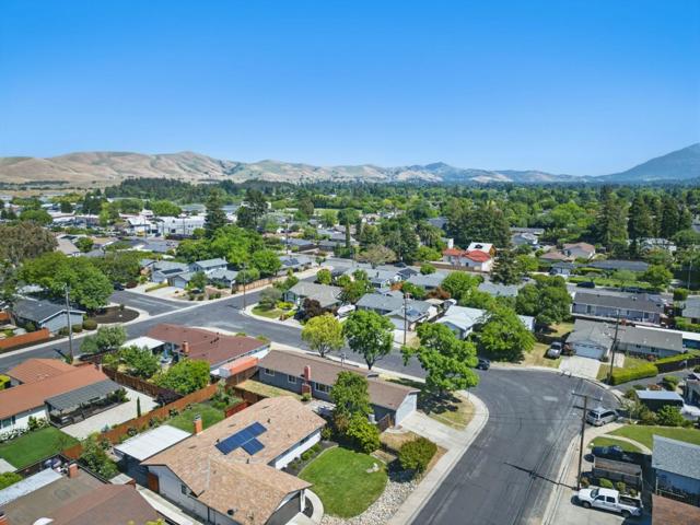 1693 Greentree Drive, Concord CA: https://media.crmls.org/mediaz/155eb125-9154-41d2-ba6d-fb847206e919.jpg