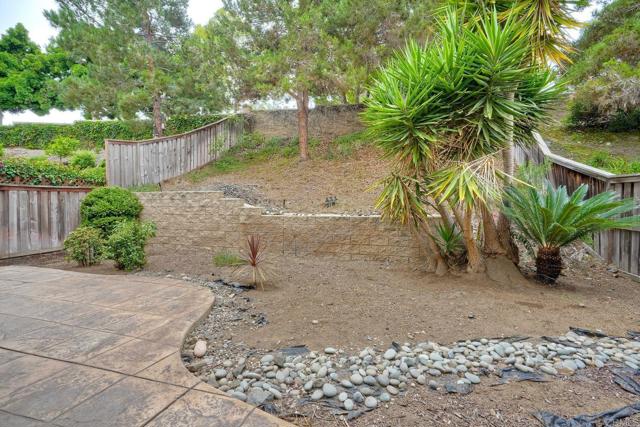 4049 Peninsula Drive, Carlsbad CA: https://media.crmls.org/mediaz/155fea98-897a-4562-a197-b3906fd275a7.jpg