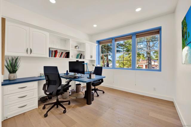 14265 Sandhill Rd, Poway CA: https://media.crmls.org/mediaz/1560453e-1450-496f-b773-3da17863c7fd.jpg