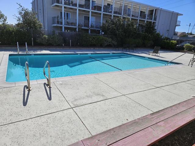 5101 Admiralty Lane, Foster City CA: https://media.crmls.org/mediaz/1560b21d-3d9e-41af-96fb-10c3cf1f4dcd.jpg