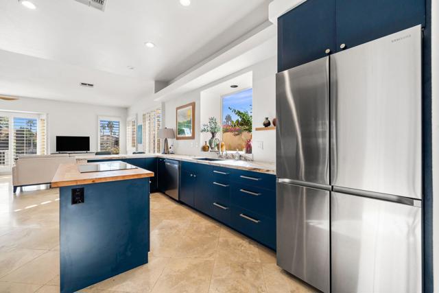 47560 Via Montigo, La Quinta CA: https://media.crmls.org/mediaz/1560bb36-3f3f-465a-8543-2549ba9512d7.jpg