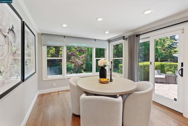 2140 Hidden Oak Dr, Danville CA: https://media.crmls.org/mediaz/15610fda-104c-4724-9eef-fc50517615ee.jpg