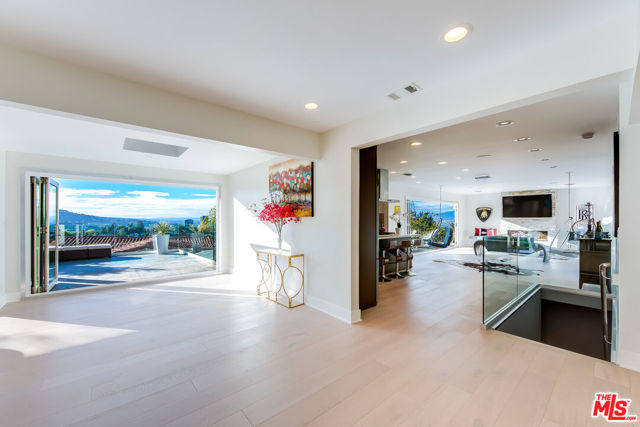 3490 Wonder View Place, Los Angeles CA: https://media.crmls.org/mediaz/15620868-1479-4351-8867-bd576cef2fc5.jpg