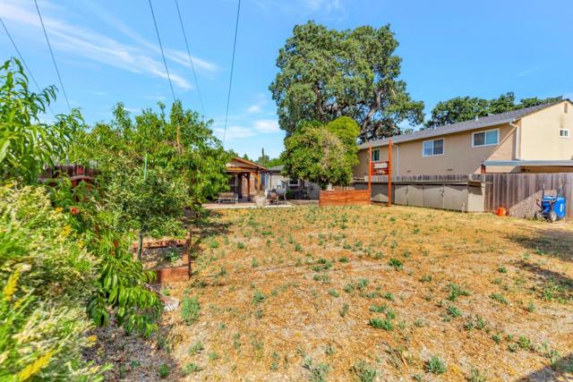 8011 Church Street, Gilroy CA: https://media.crmls.org/mediaz/15624178-fed5-40d7-81e6-ab84b62dea2b.jpg