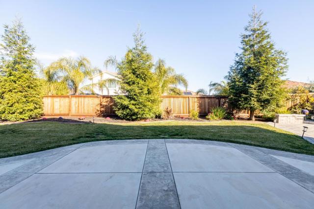 Image 56 of 88 For 493 Yelland Way