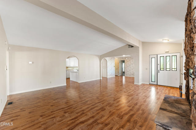 Detail Gallery Image 11 of 52 For 75 Poinsettia Gardens Dr, Ventura,  CA 93004 - 2 Beds | 2 Baths