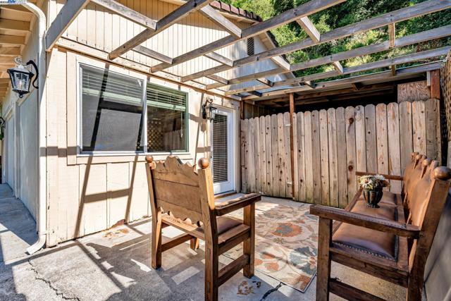 3950 Pinole Valley Rd, Pinole CA: https://media.crmls.org/mediaz/1563e9b7-49f6-48fb-b5d9-6546d13910b1.jpg