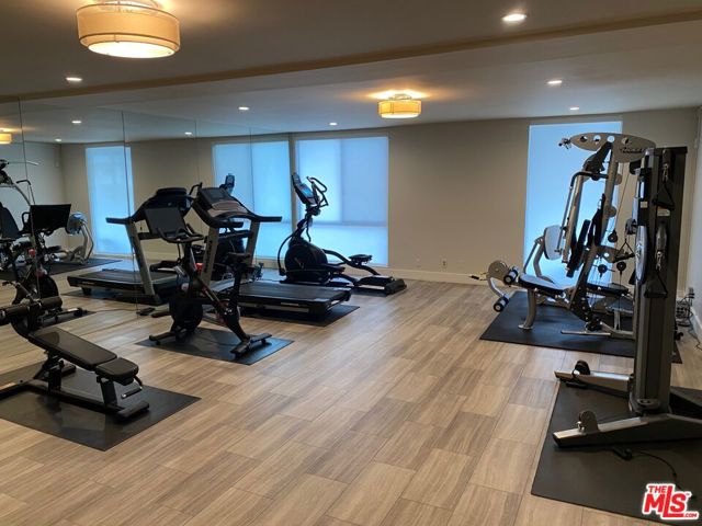 1351 N Crescent Heights Boulevard, West Hollywood CA: https://media.crmls.org/mediaz/156404d5-95e9-4af5-a20a-4a91dcaeb59d.jpg
