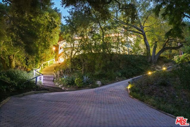 774 Old Topanga Canyon Road photo 64
