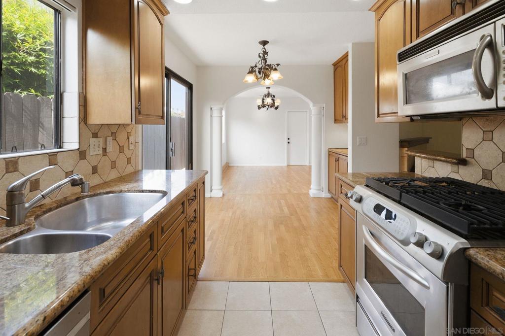 4620 North Avenue - photo 17