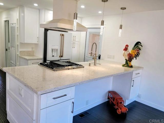 Detail Gallery Image 8 of 32 For 245 W Bobier Dr #90,  Vista,  CA 92083 - 2 Beds | 2 Baths