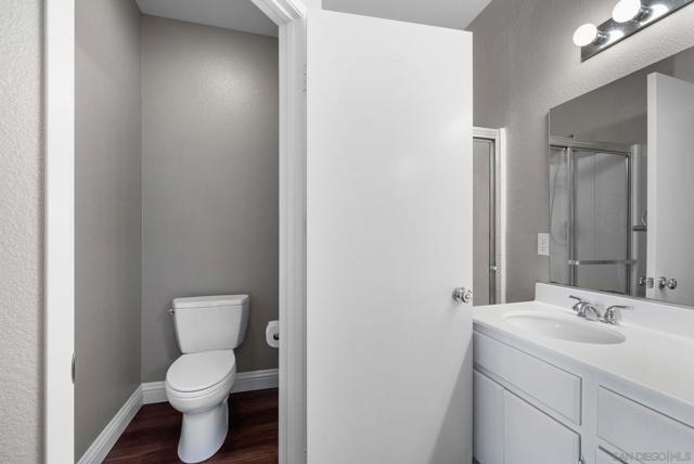10860 Ivy Hill Dr, San Diego CA: https://media.crmls.org/mediaz/156595e8-0f3f-4173-8955-e4847b3de232.jpg