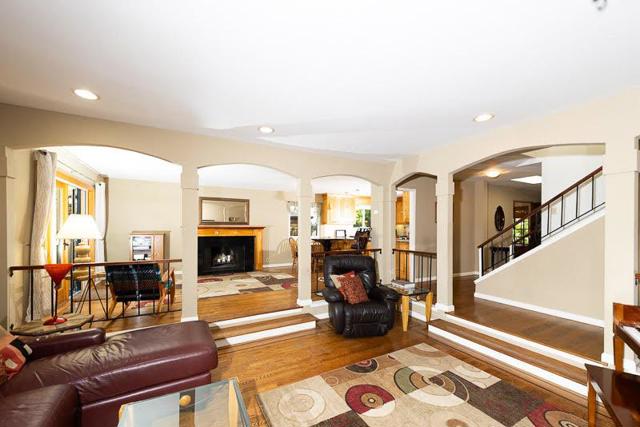 3523 Oak Drive, Menlo Park CA: https://media.crmls.org/mediaz/1565a370-2ccf-4ed3-940d-97ecc5f4bc6e.jpg