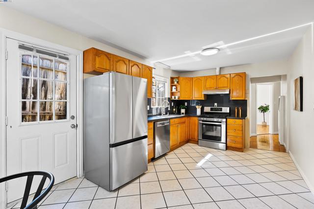 Image 8 of 27 For 24540 Margaret Dr