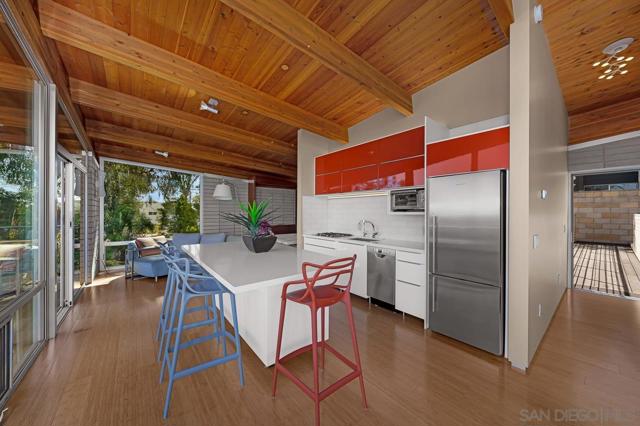 1635 Gascony Rd, Encinitas CA: https://media.crmls.org/mediaz/15662d27-a39b-40a9-8308-426279c4cdc5.jpg