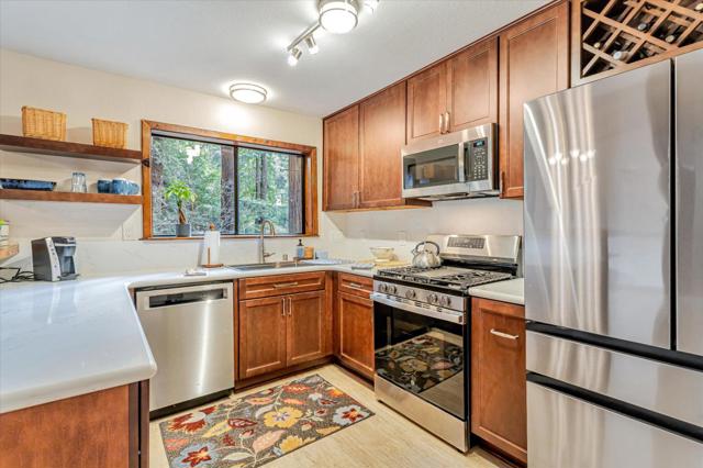 325 Ridge Drive, Boulder Creek CA: https://media.crmls.org/mediaz/1566e10c-320b-4ef2-b8a6-132b224528db.jpg