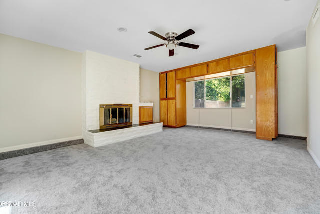 2391 Heather Street, Simi Valley CA: https://media.crmls.org/mediaz/1568148f-0798-4bd6-b3c7-39cc25181db3.jpg