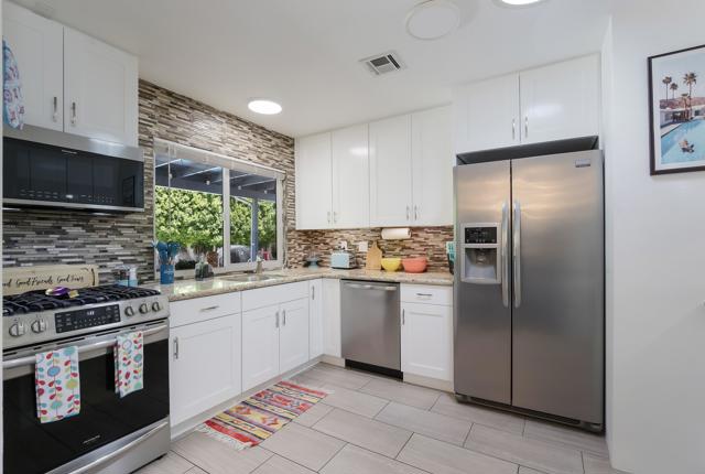 1962 E Baristo Road, Palm Springs CA: https://media.crmls.org/mediaz/15682c7e-cfaa-4b72-af44-1df7a08069fa.jpg