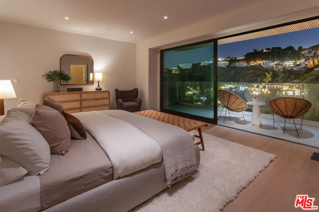 1943 Sunset Plaza Drive, Los Angeles CA: https://media.crmls.org/mediaz/15689780-c725-4346-85cf-b9ca7dd0f9ea.jpg