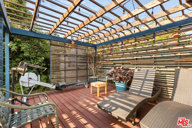 6347 W 84th Street, Los Angeles CA: https://media.crmls.org/mediaz/1568ba90-7c4b-4c5d-916a-478acc191a96.jpg