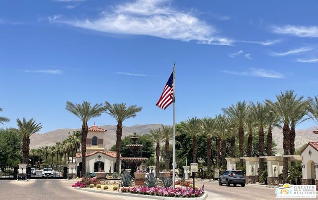 81331 Corte Compras, Indio CA: https://media.crmls.org/mediaz/1568dc2e-0674-4d22-8560-428afc720fd8.jpg