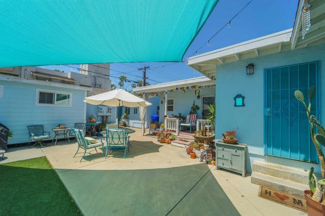 321 S Freeman, Oceanside CA: https://media.crmls.org/mediaz/1569245e-b96f-4b14-bf33-1230e1946e89.jpg