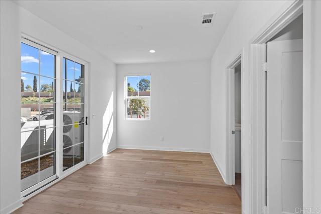 Detail Gallery Image 11 of 35 For 2590 Broom Ln, Carlsbad,  CA 92008 - 4 Beds | 3/1 Baths