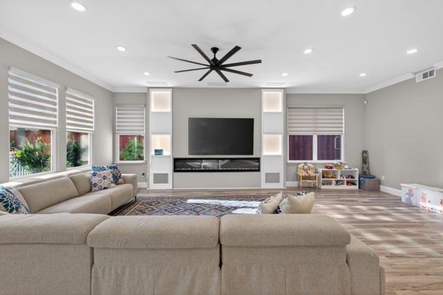 19127 Legend Court, Morgan Hill CA: https://media.crmls.org/mediaz/1569d5eb-6dec-4cd5-85ce-48b47467b753.jpg