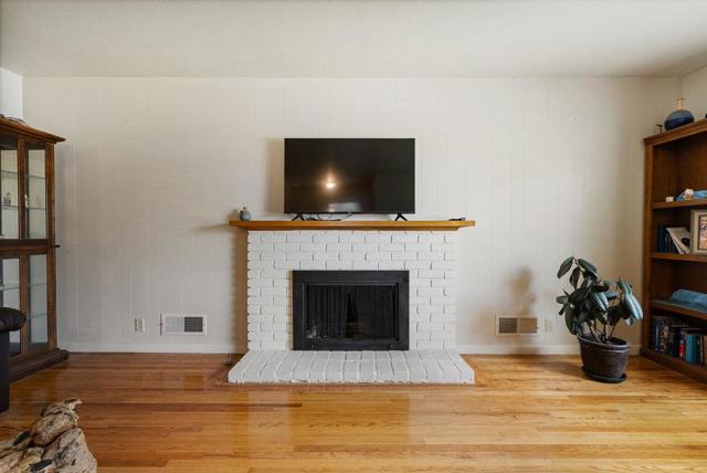 1052 San Simeon Drive, Salinas CA: https://media.crmls.org/mediaz/156a086c-4962-4141-b072-e08b1a36633a.jpg