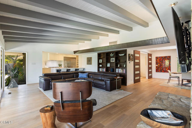 3608 Hampstead Road, La Canada Flintridge CA: https://media.crmls.org/mediaz/156a4432-9f6d-4817-ad2e-dbd4f1f04c81.jpg