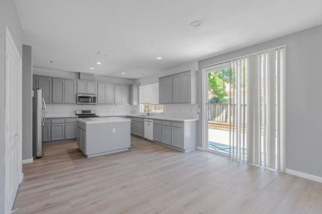 5323 Gold Creek Circle, Discovery Bay CA: https://media.crmls.org/mediaz/156a9d26-0bee-4a21-92a8-3d8e57724a93.jpg