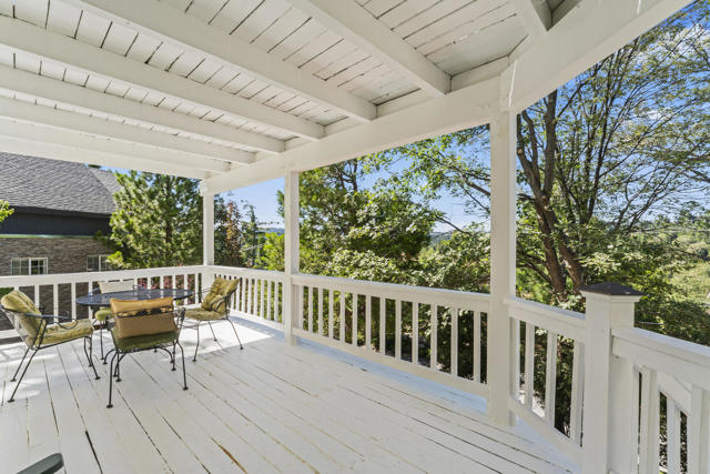 692 Zurich Drive, Lake Arrowhead, CA 92352