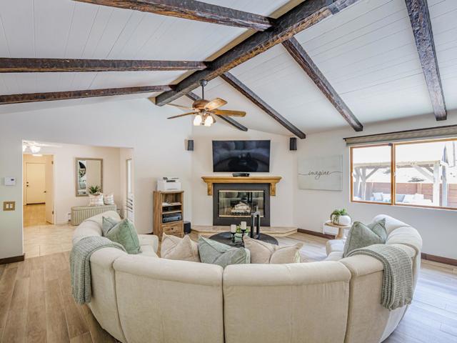 20150 Tarawild Court, Prunedale CA: https://media.crmls.org/mediaz/156bbbc4-3371-4789-844a-28f283dd3a7a.jpg