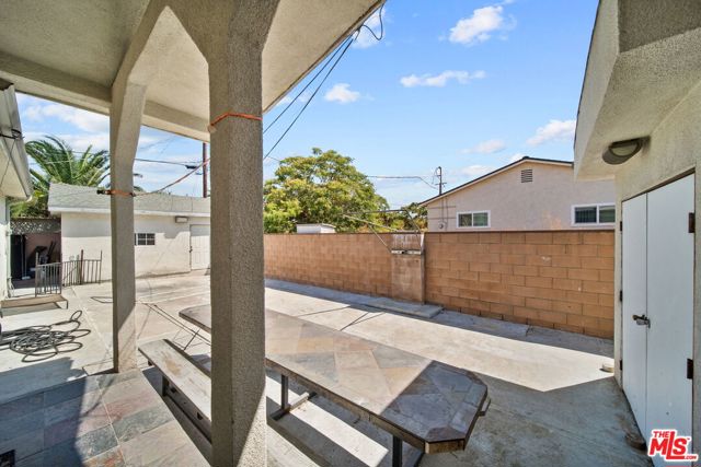 8058 Fulton Avenue photo 25