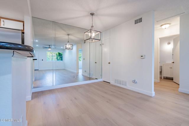 1165 Fitzgerald Road, Simi Valley CA: https://media.crmls.org/mediaz/156c0715-6ed6-4b1e-b65a-8361c134e2b3.jpg