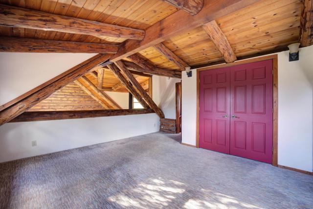 12052 Sky View Dr, Valley Center CA: https://media.crmls.org/mediaz/156c4973-7271-46a7-8f10-c5f2c0507a5d.jpg