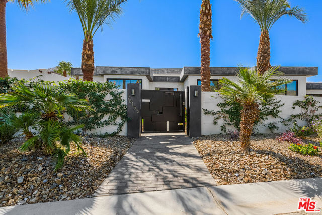 78155 Calle Cadiz, La Quinta CA: https://media.crmls.org/mediaz/156cf935-7e88-4ac5-96b9-d694c33d0223.jpg