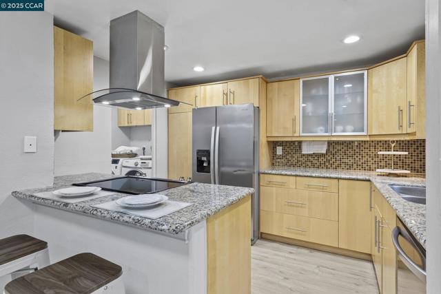 1117 Indian Summer Ct, San Jose CA: https://media.crmls.org/mediaz/156e44b8-f14b-492a-8199-8fcab70d2cd6.jpg
