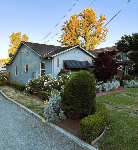 1966 Almaden Road, San Jose CA: https://media.crmls.org/mediaz/156eb4c6-1d3c-49c8-a0fe-d3664e65a770.jpg