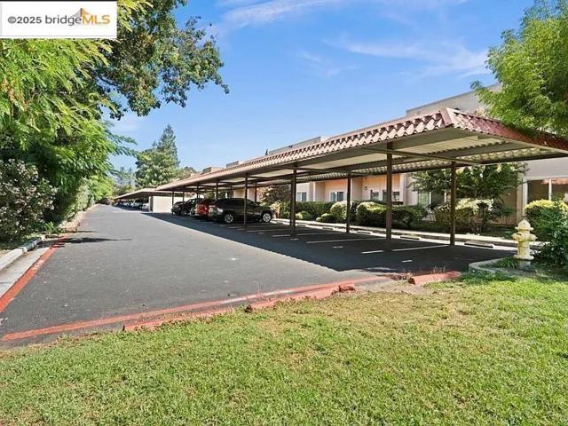 297 Tradewinds DR, San Jose CA: https://media.crmls.org/mediaz/156efe7c-11f0-4833-9b74-d6502c812d68.jpg