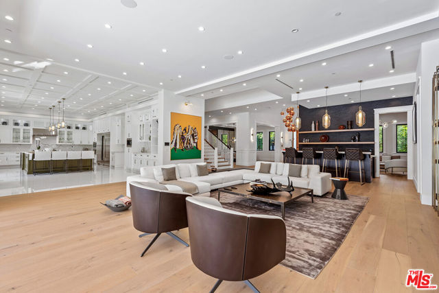 16144 HIGH VALLEY Place, Encino CA: https://media.crmls.org/mediaz/156f55d5-d529-48fe-b64a-6e13a31545cf.jpg