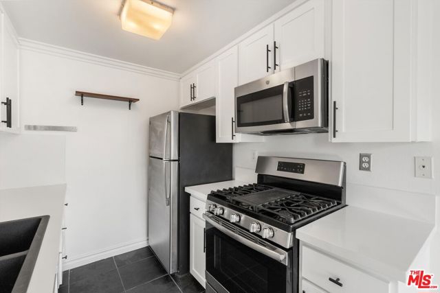 1125 Pico Boulevard, Santa Monica CA: https://media.crmls.org/mediaz/1570126f-3f68-40a8-be08-6bf396be9d47.jpg