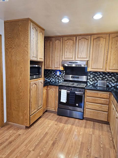 40575 Blacow Road, Fremont CA: https://media.crmls.org/mediaz/15704203-a481-4077-9b9b-c02ee1fd715a.jpg